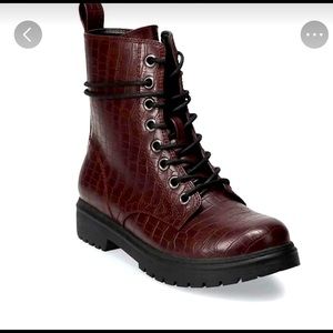 SO combat boots size 8